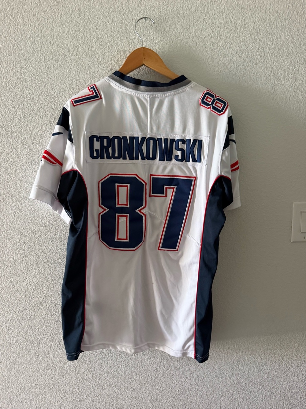 Nike New England White & Navy #87 Football Jersey Gronkowski - Picture 2 of 3